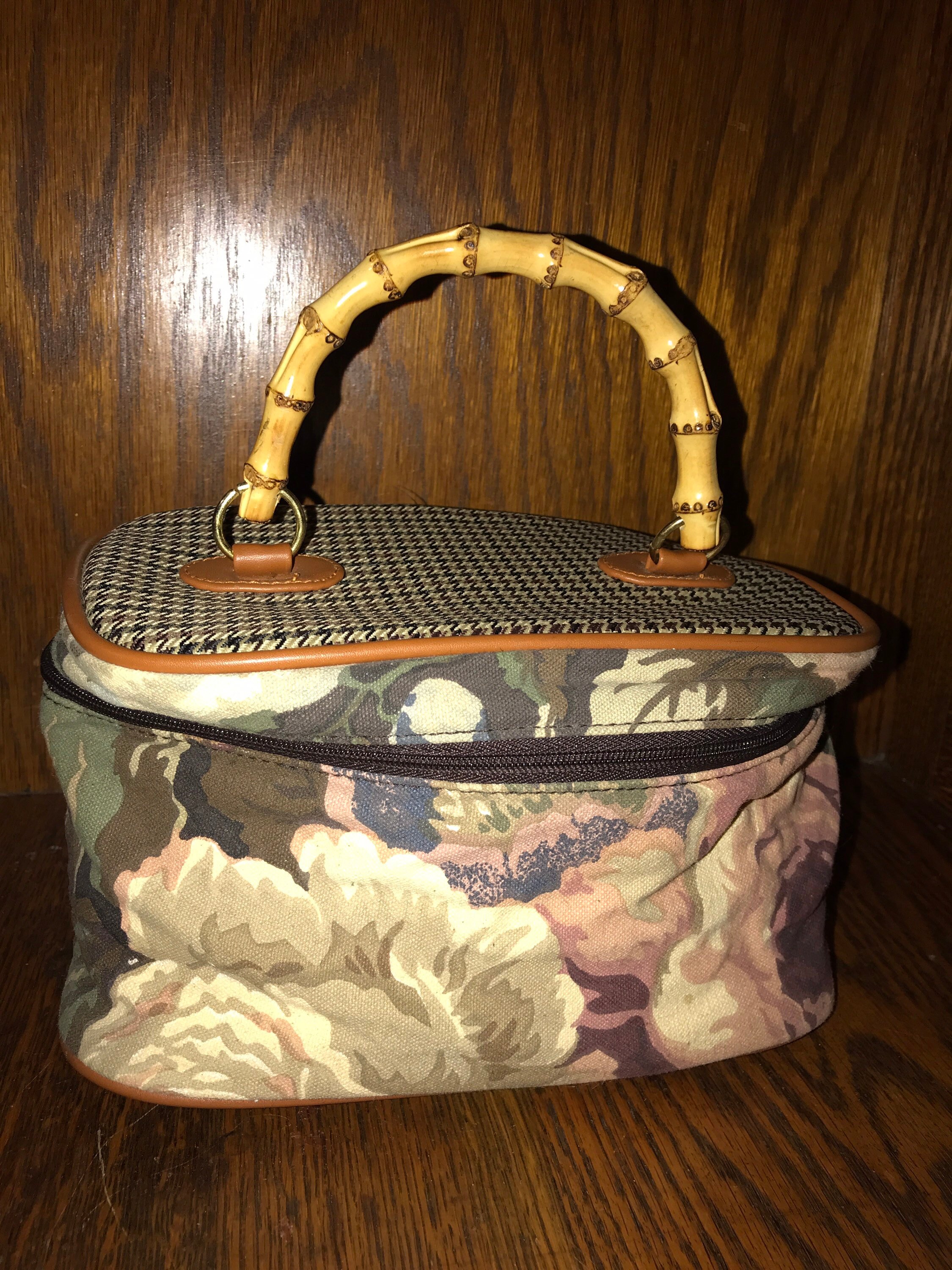 Vintage 80's Weekender Bag. 80's Cloth Floral Duffel and Cosmetic Case