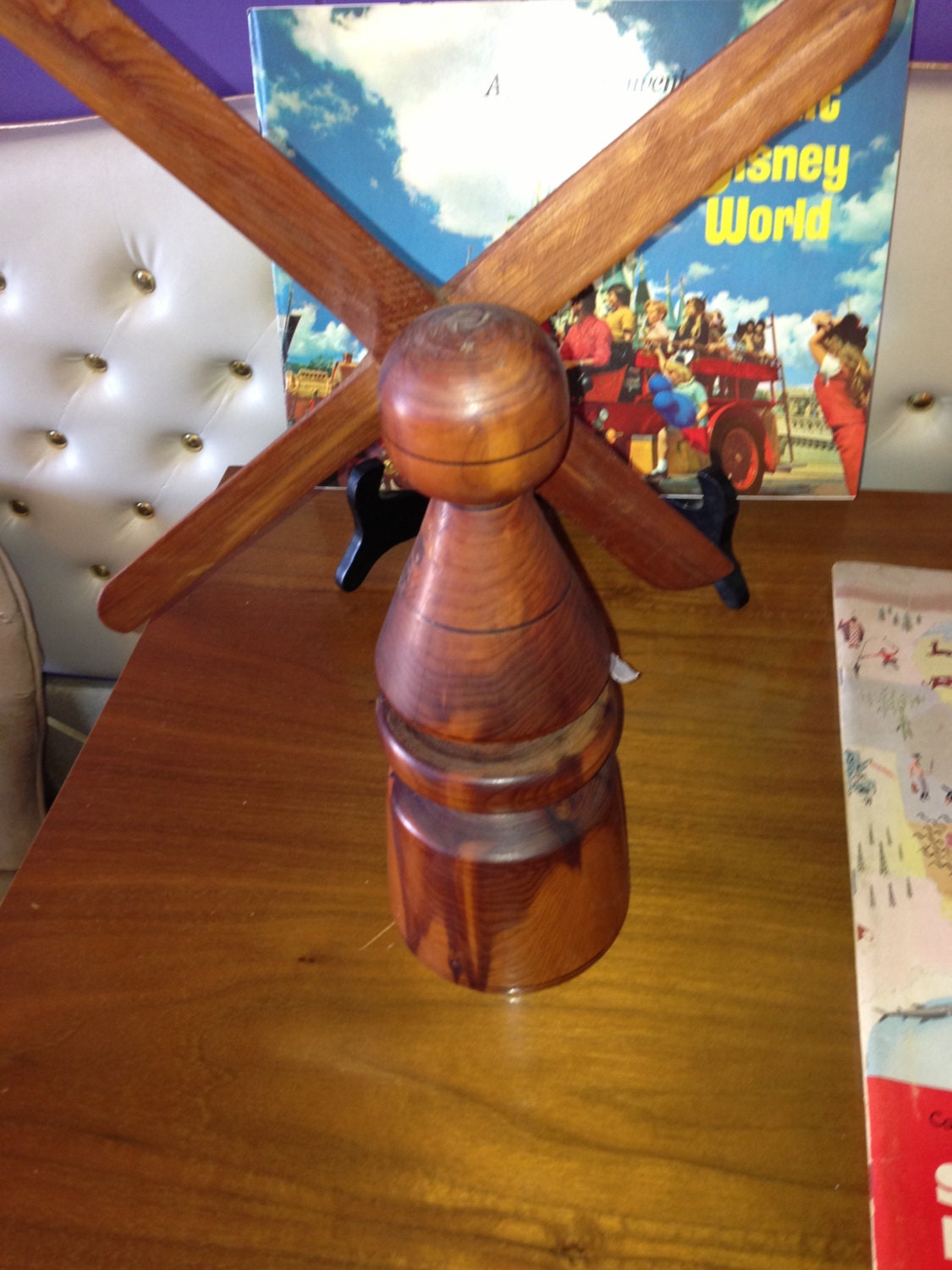 Kentucky. Vintage Kentucky. Souvenir Kentucky. Wooden Wind Mill Hand