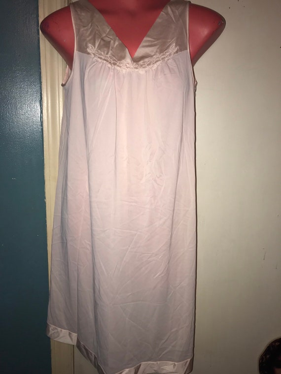 Vintage Nightgown. Vanity Fair Light Pink Nightgow