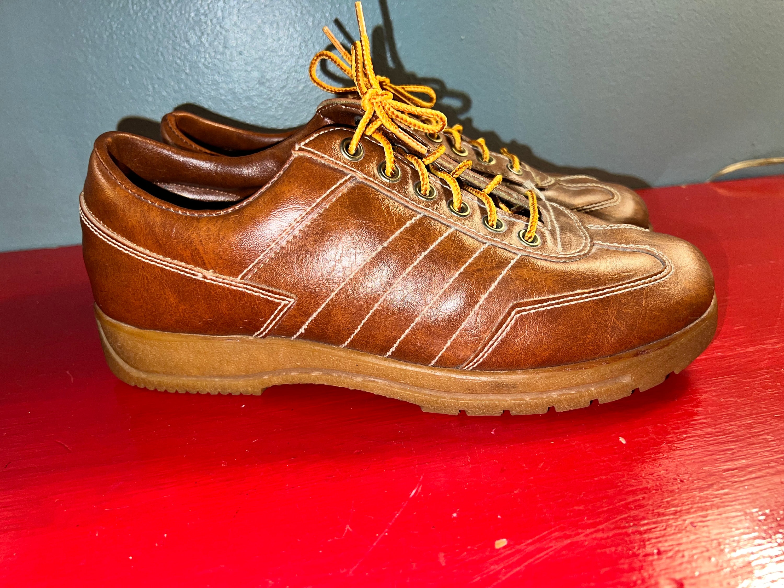 Vintage 1970's TRAX Shoes. Brown Faux Leather Classic Sneakersk