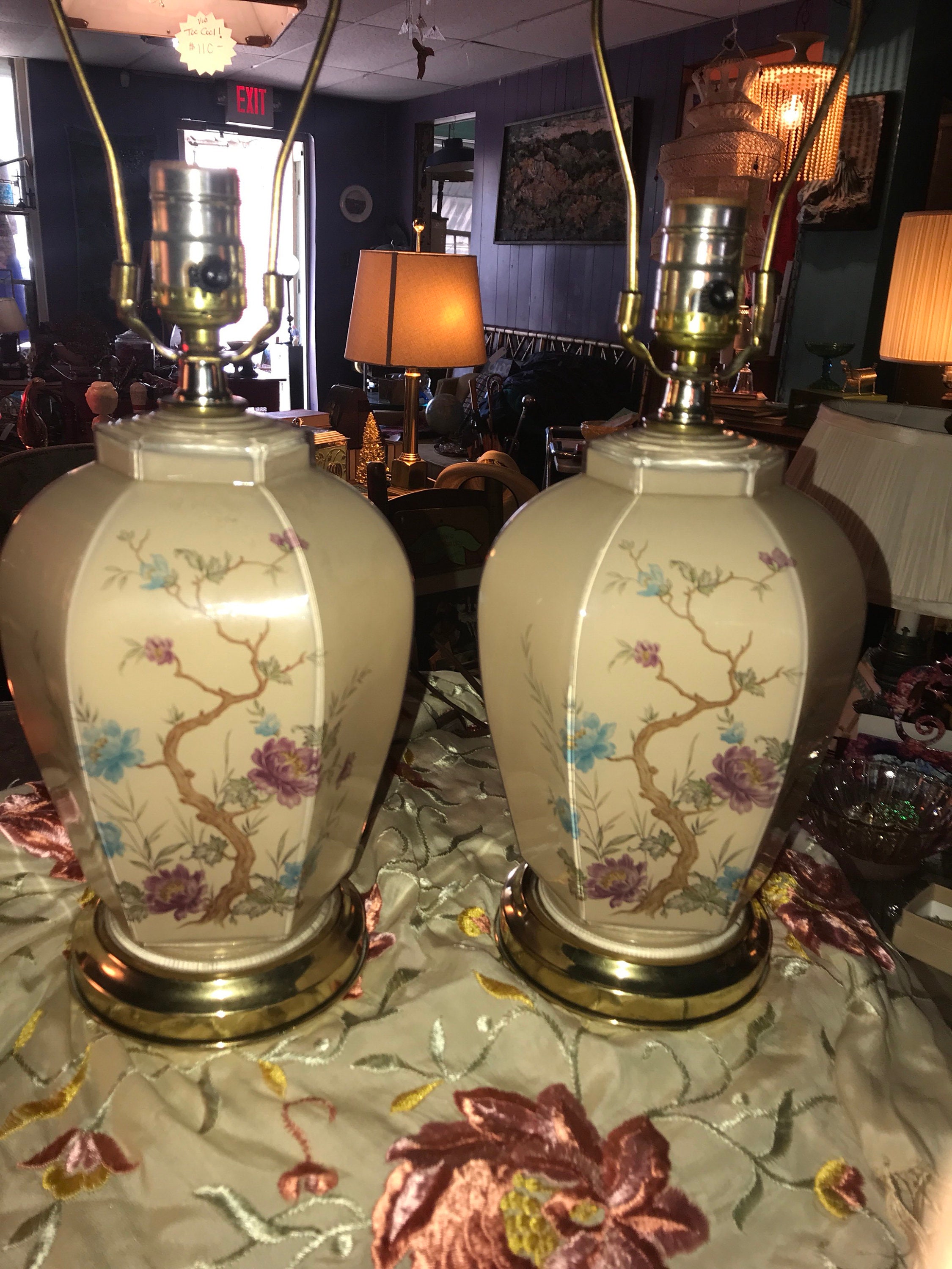 Vintage Oriental Glass Lamps. 1980s Asian Ginger Jar Like Lamp Set. Tabletop Lamps.