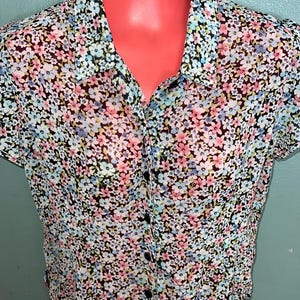 Vintage Women’s 1990’s Sheer Floral Blouse, Summer Shirt, Size Medium