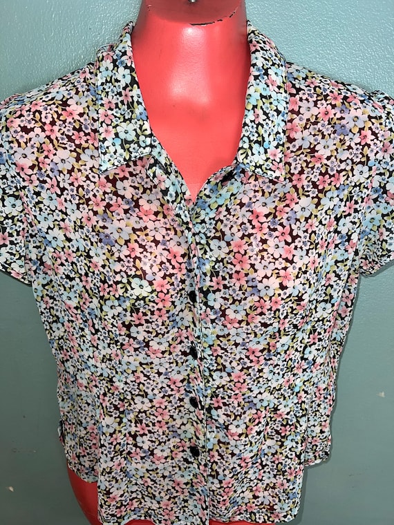 Vintage Women’s 1990’s Sheer Floral Blouse, Summer Shirt, Size Medium