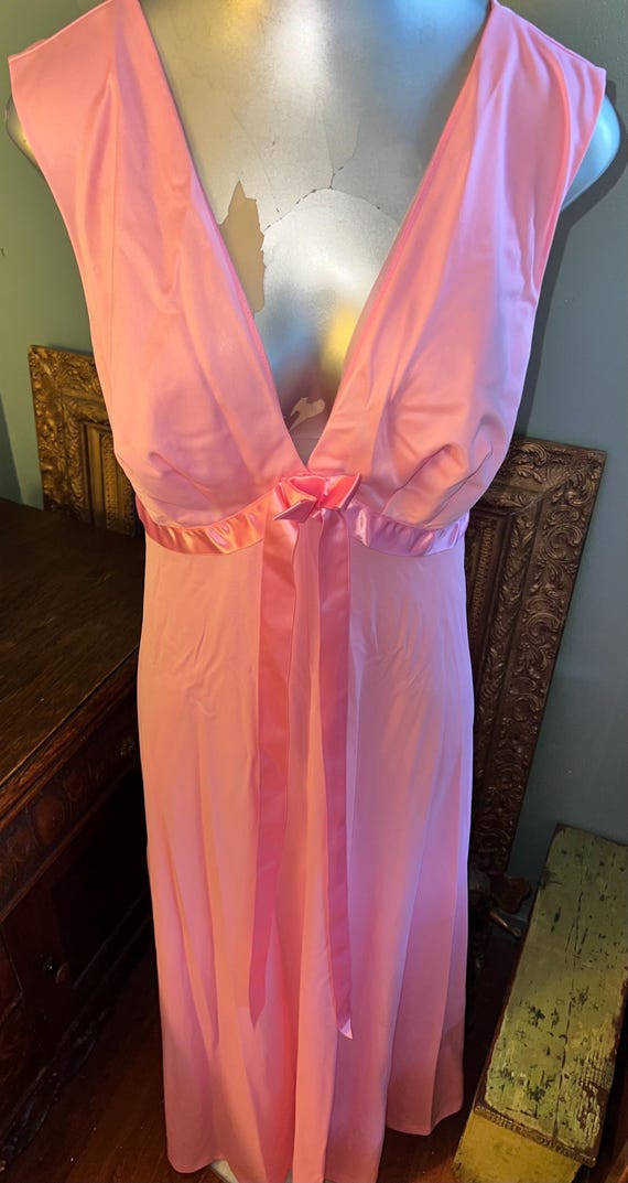 Vintage 1970's Long Pink Nightgown, Theater or Movie Costume Size 36