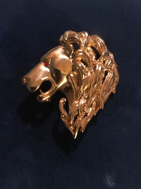 Vintage Gold Lions Head Brooch. Lion Pin