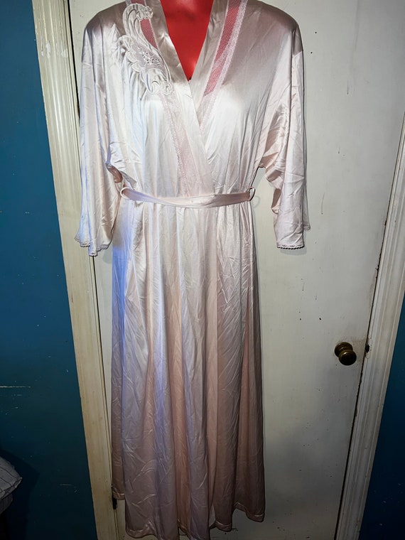 Vintage Vanity Fair Peignoir Set. Pink Robe and Ni