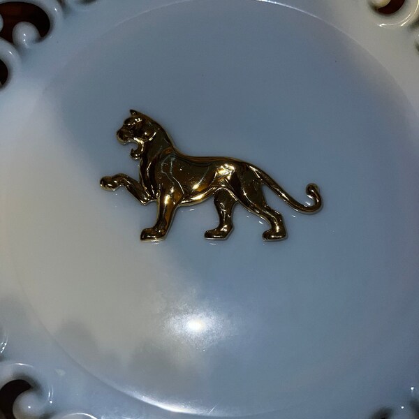 Vintage Gold Cat Brooch. Big Cat Brooch. Goldtone Panther Brooch. Gold Cat Pin