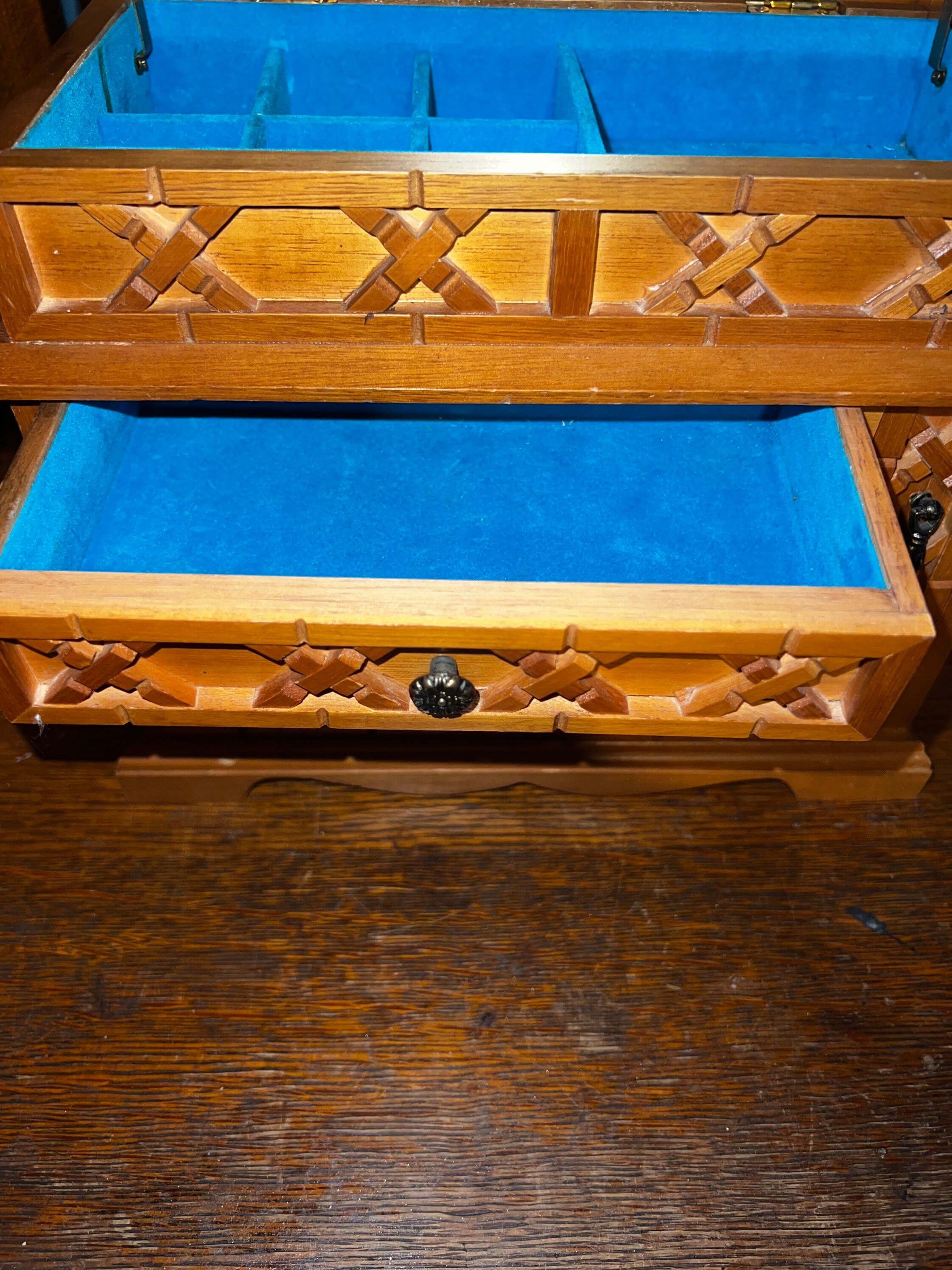 Vintage Wooden Jewelry Box. Large Wooden Jewelry Box. Wooden Jewelry. Box. Jewelry Box. Light