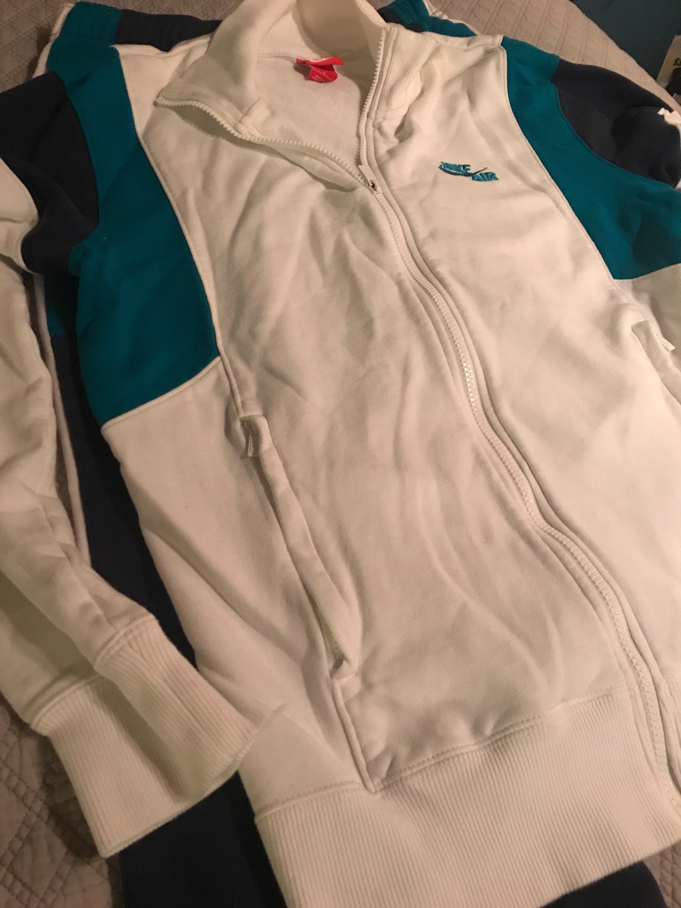 Vintage Nike Suit. Womens Nike Sweatsuit. Nike Air Track Suit. Nike Jacket. 90's Nike Sweatsuit