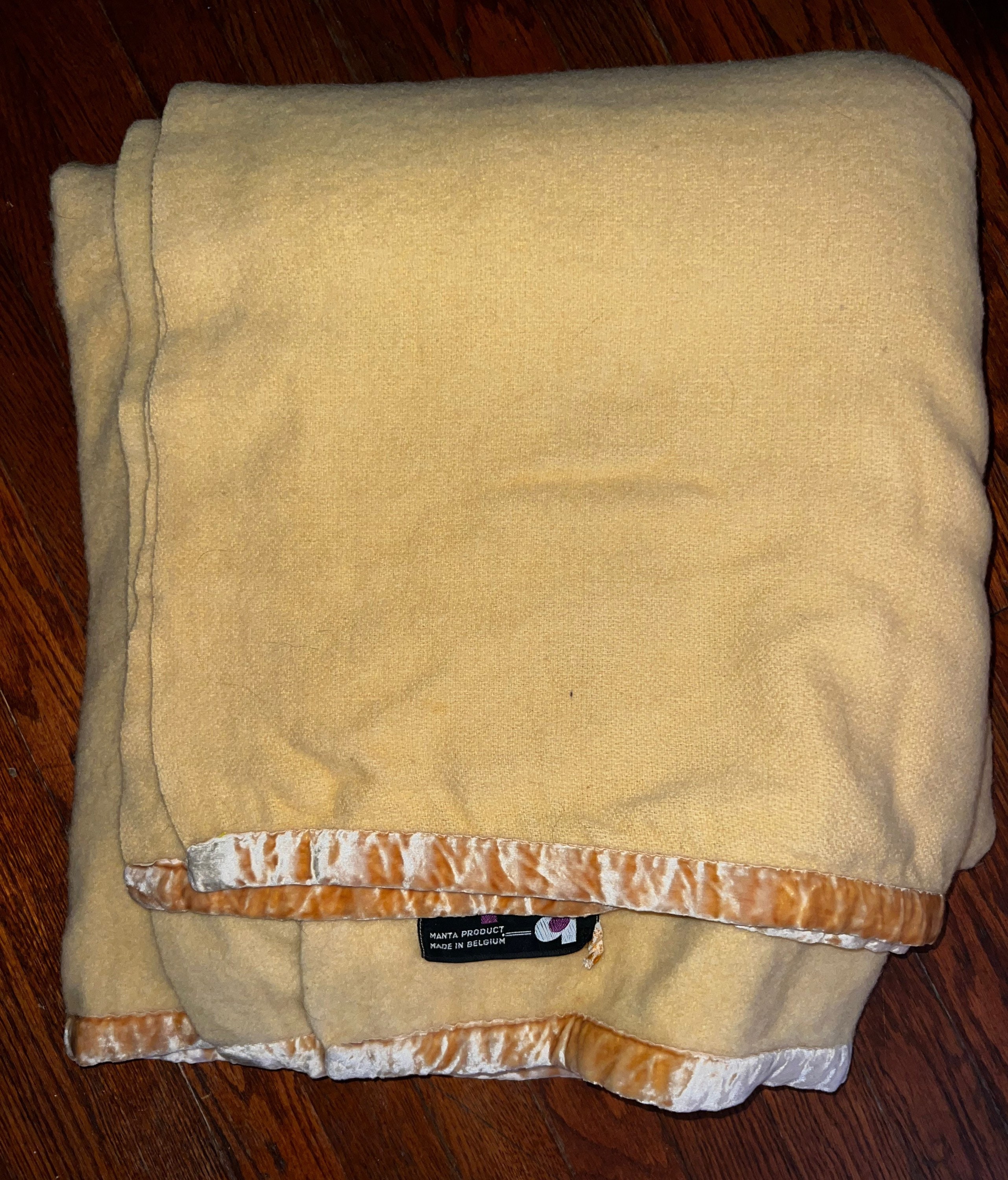 Vintage Gold Wool Blanket. Gold Wool Blanket With Velvet Trim. Wool