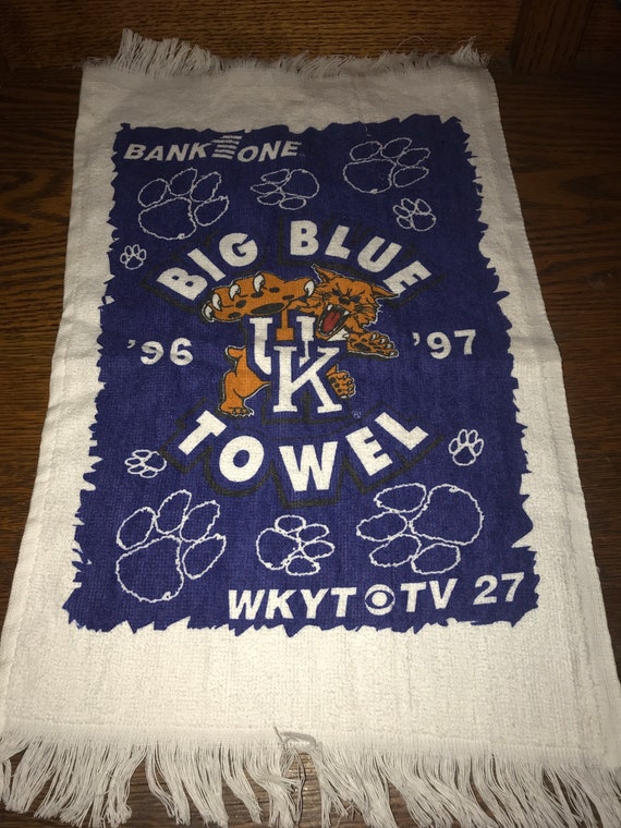 Vintage UK Kentucky Wildcats Little Towel 96’ 97’ 