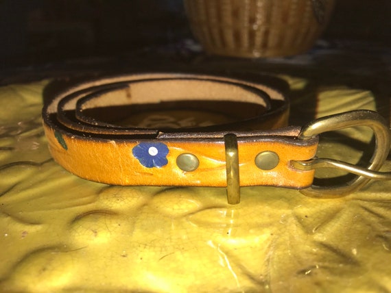 Vintage Small Tooled Leather Belt.  Hand Painted Flower Belt. Size Small