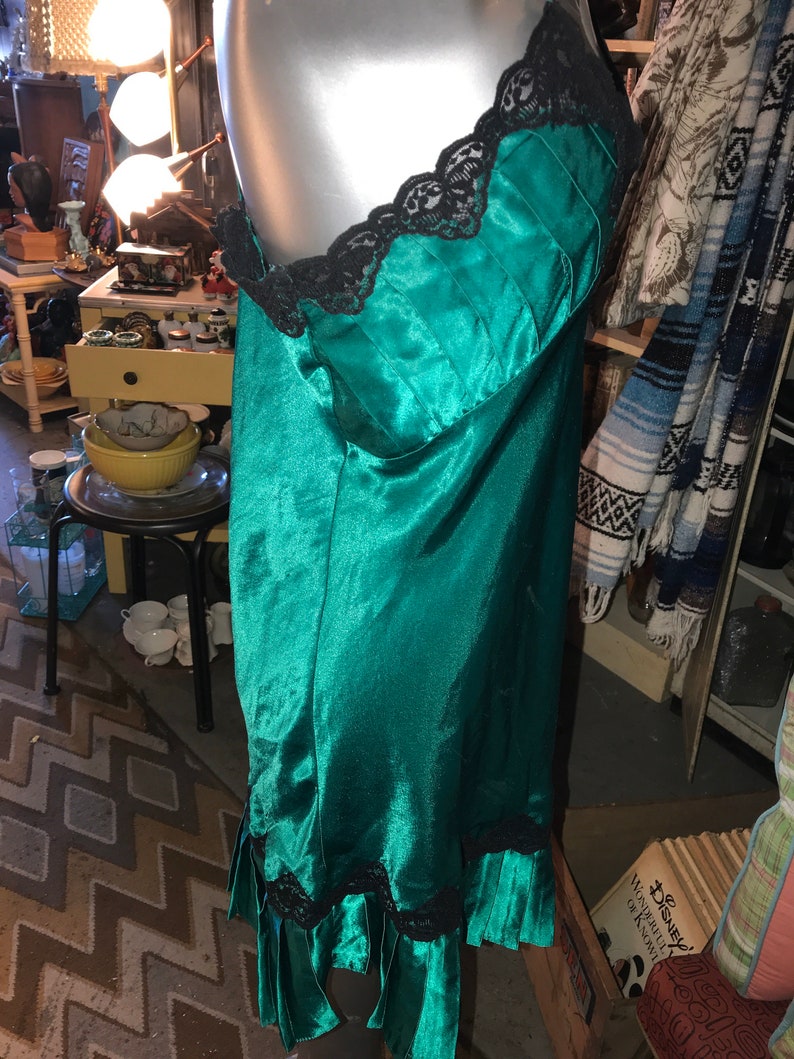 Emerald Green Victorias Secret Satin and Lace Nightie 1990/'s Satin Nightie Vintage Green Satin Nightie Size Medium Short Nightgown