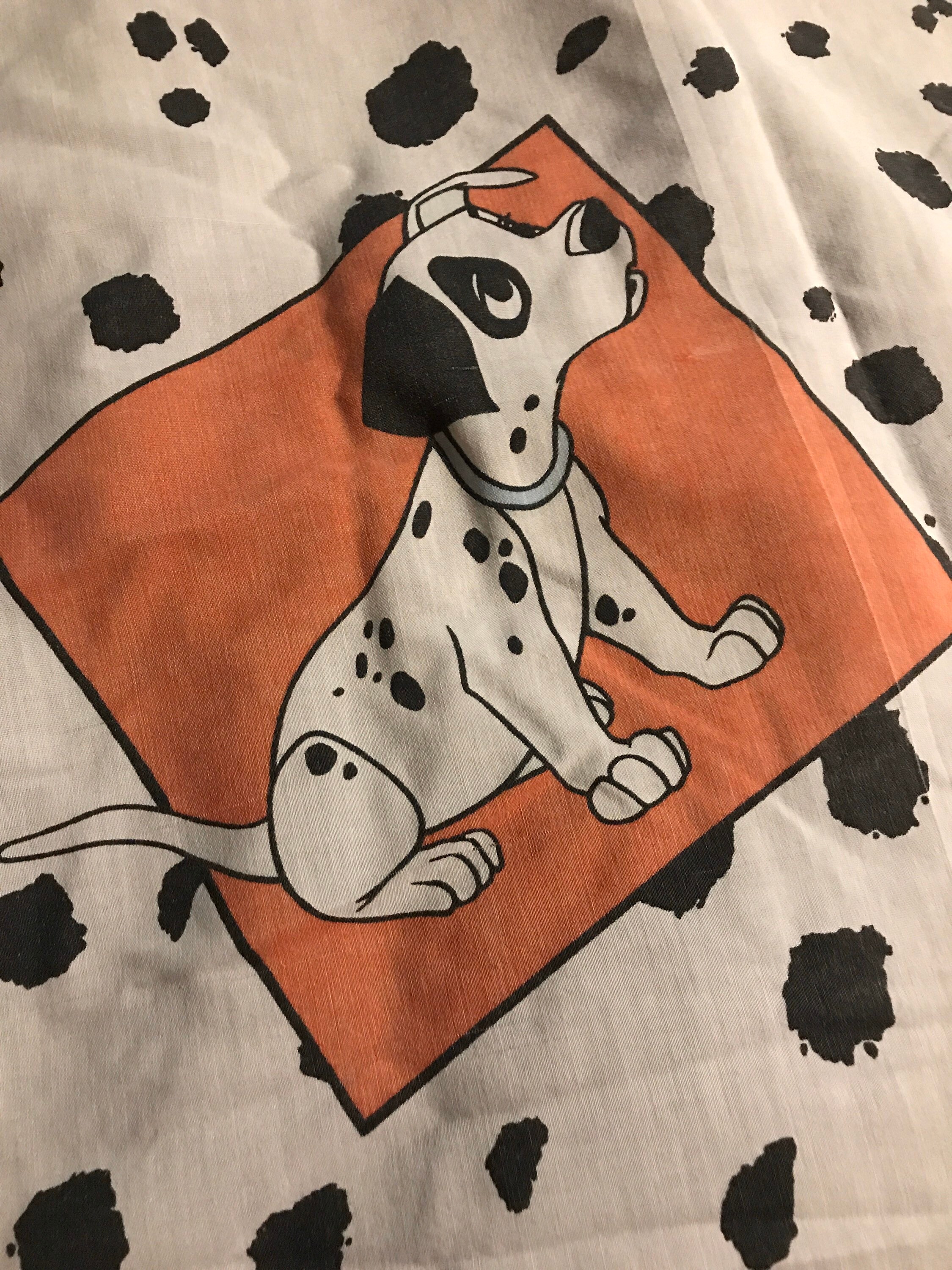 Vintage 1980’s 101 Dalmatians Flat Sheet. Walt Disney 101 Dalmatians Flat Bedsheet. Dalmations