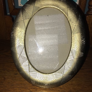 Vintage 1980’s Gold Oval Picture Frame