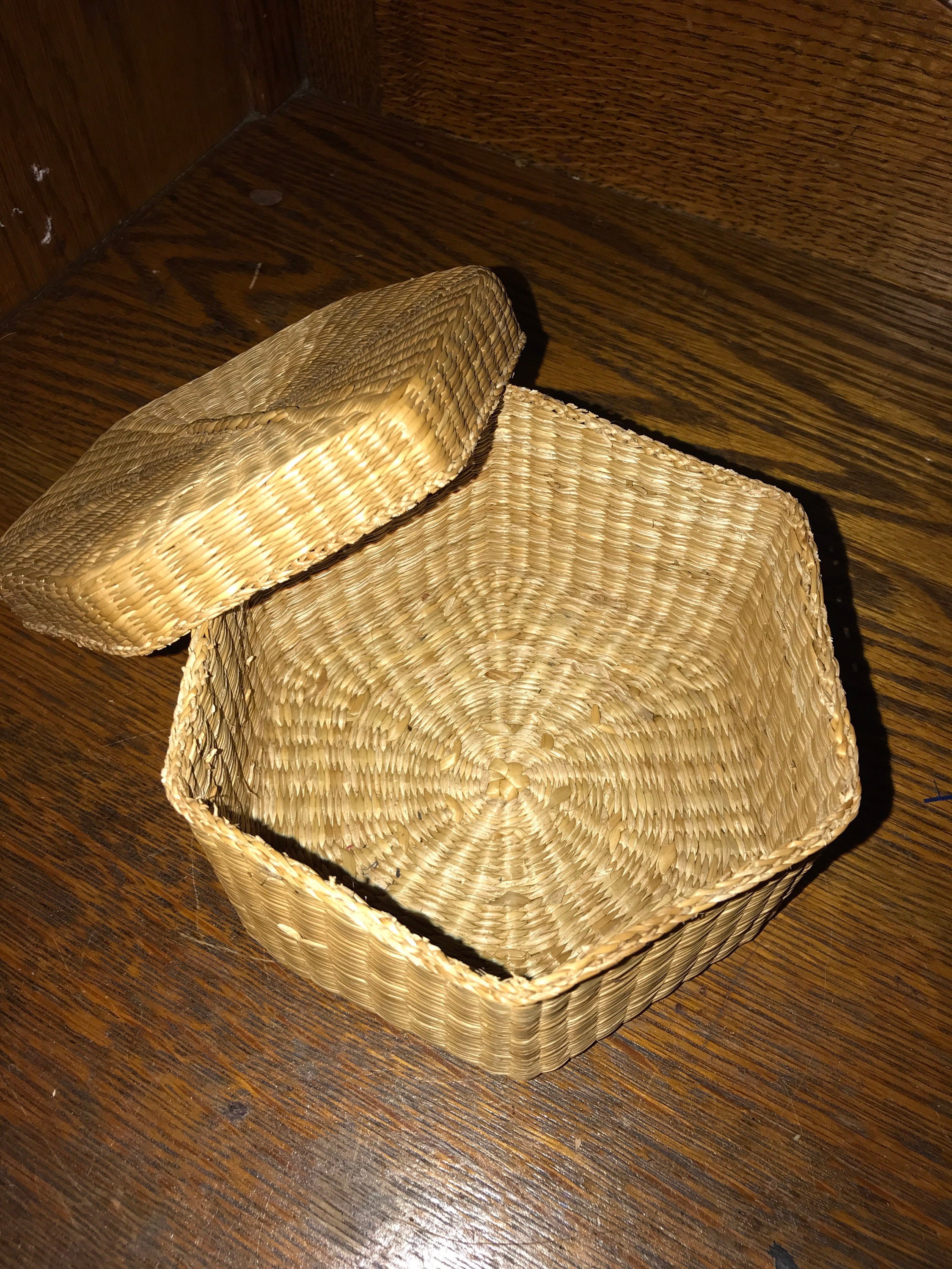 Vintage Small Woven Basket With Lid. Bohemian Woven Basket. Small