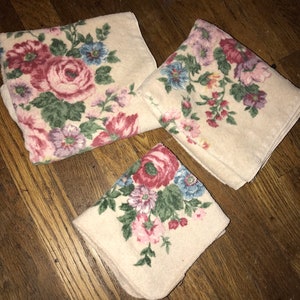 Vintage 1990s Liz Claiborne Towel Set. Two Hand Towels, and