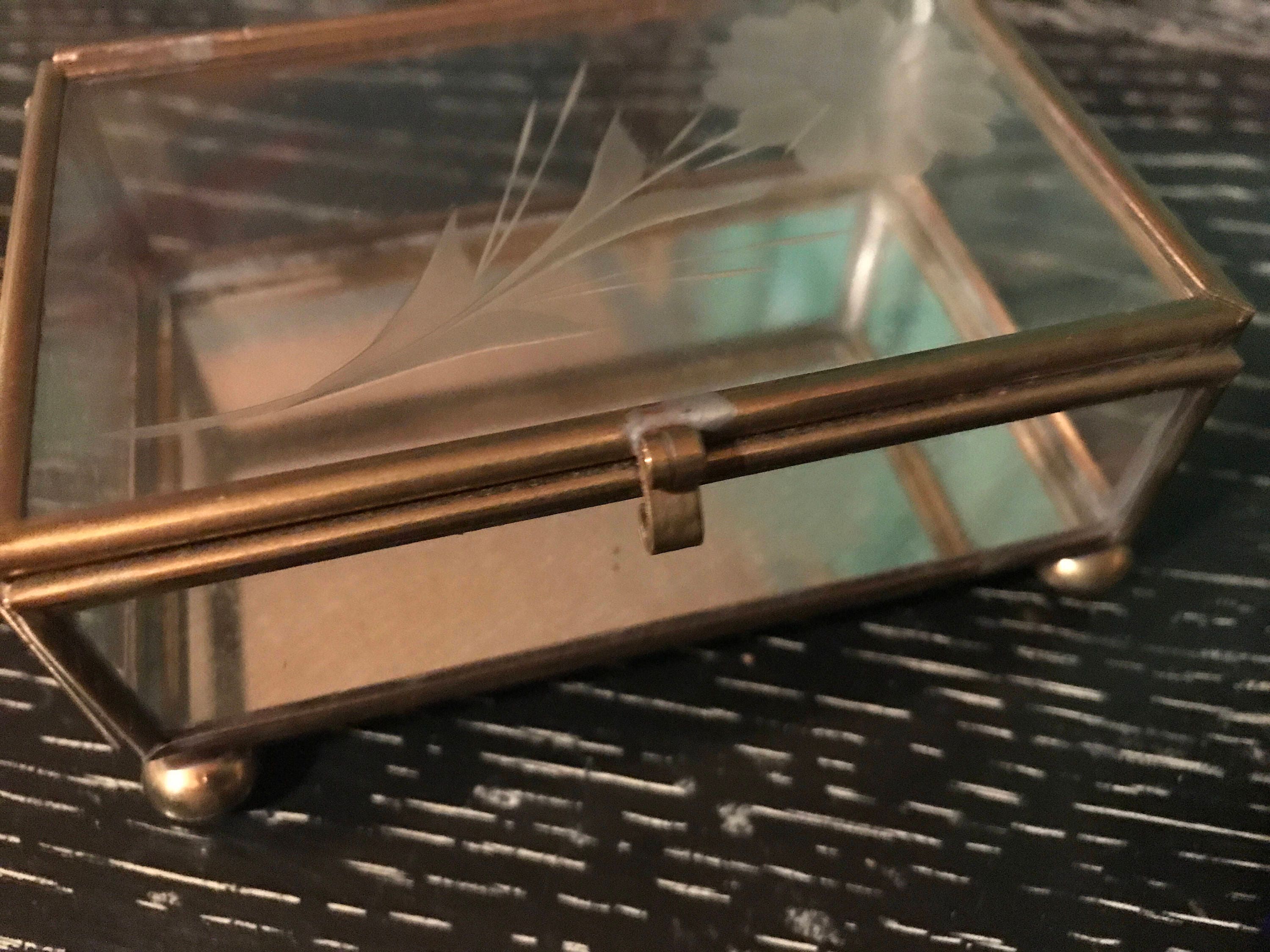 Vintage Glass Box. Glass Trinket Box. Vintage Etched Glass Box.