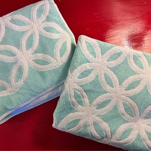 Vintage 70’s Sea Blue and White Design Bath Towel Set
