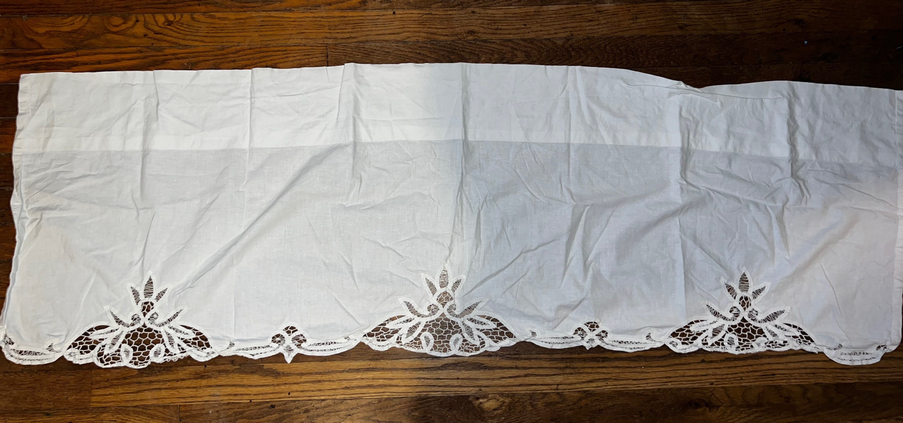 Vintage White Cotton Battenburg Lace Window Valence. Battenburg Lace