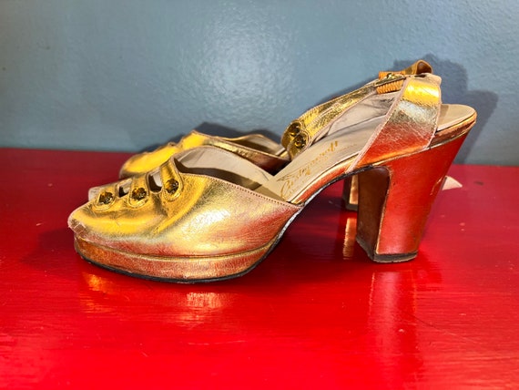 Vintage 1960’s Gold Disco Heels . Metallic Gold S… - image 9