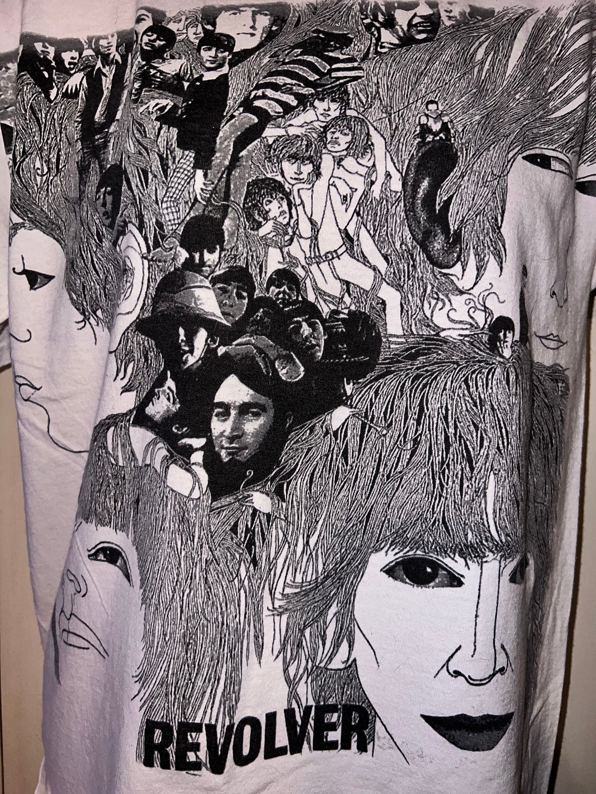 Vintage The Beatles Revolver T-shirt. Early 2000