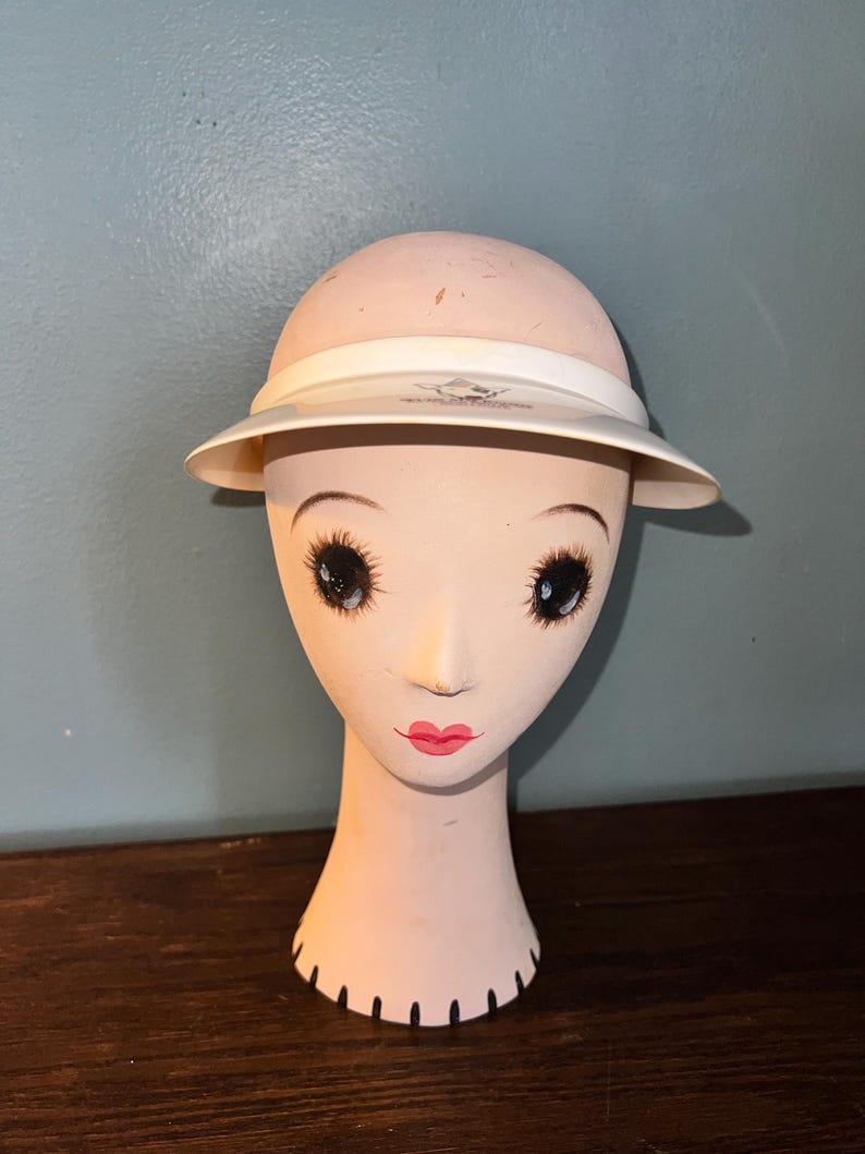 Vintage 1980’s Fiber Glass Lady Mannequin Head, Long Neck bild 8