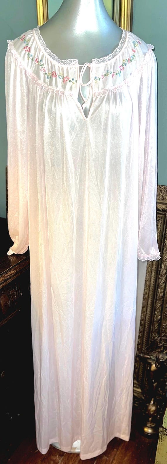 Vintage Long Pink Nightgown, Size Medium