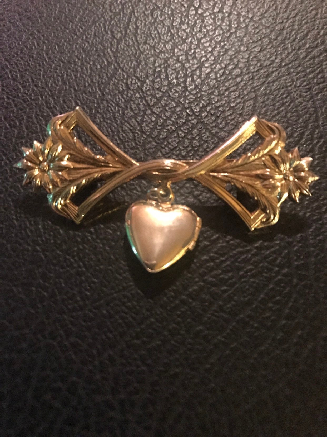 Vintage Gold Heart Locket Brooch. Lillian Vernon Heart Locket Gold Pin ...