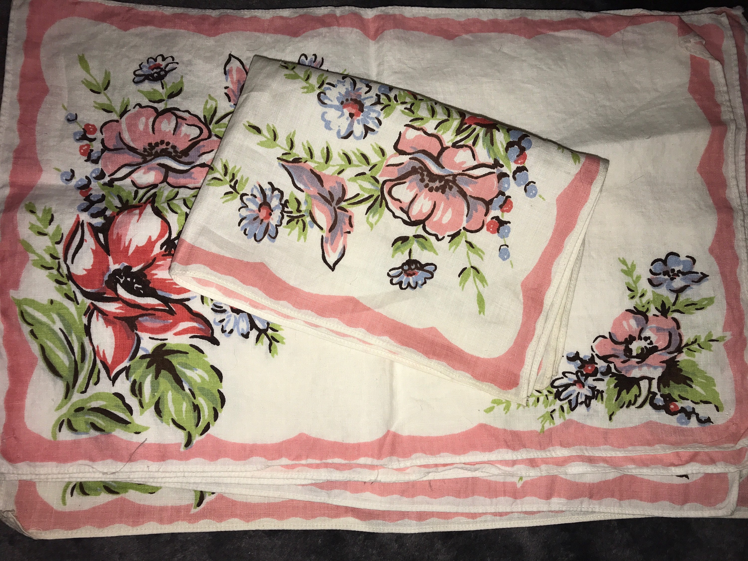 Vintage Floral Napkins. Set of Eight Yellow Floral Cloth Dinner Napkins