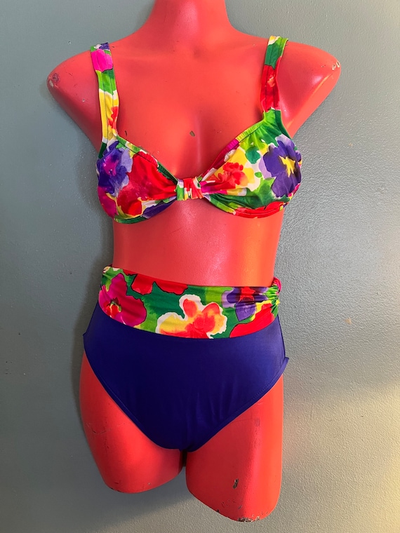 Vintage 1990’s Bikini Swimsuit. Adorable Size 12 B