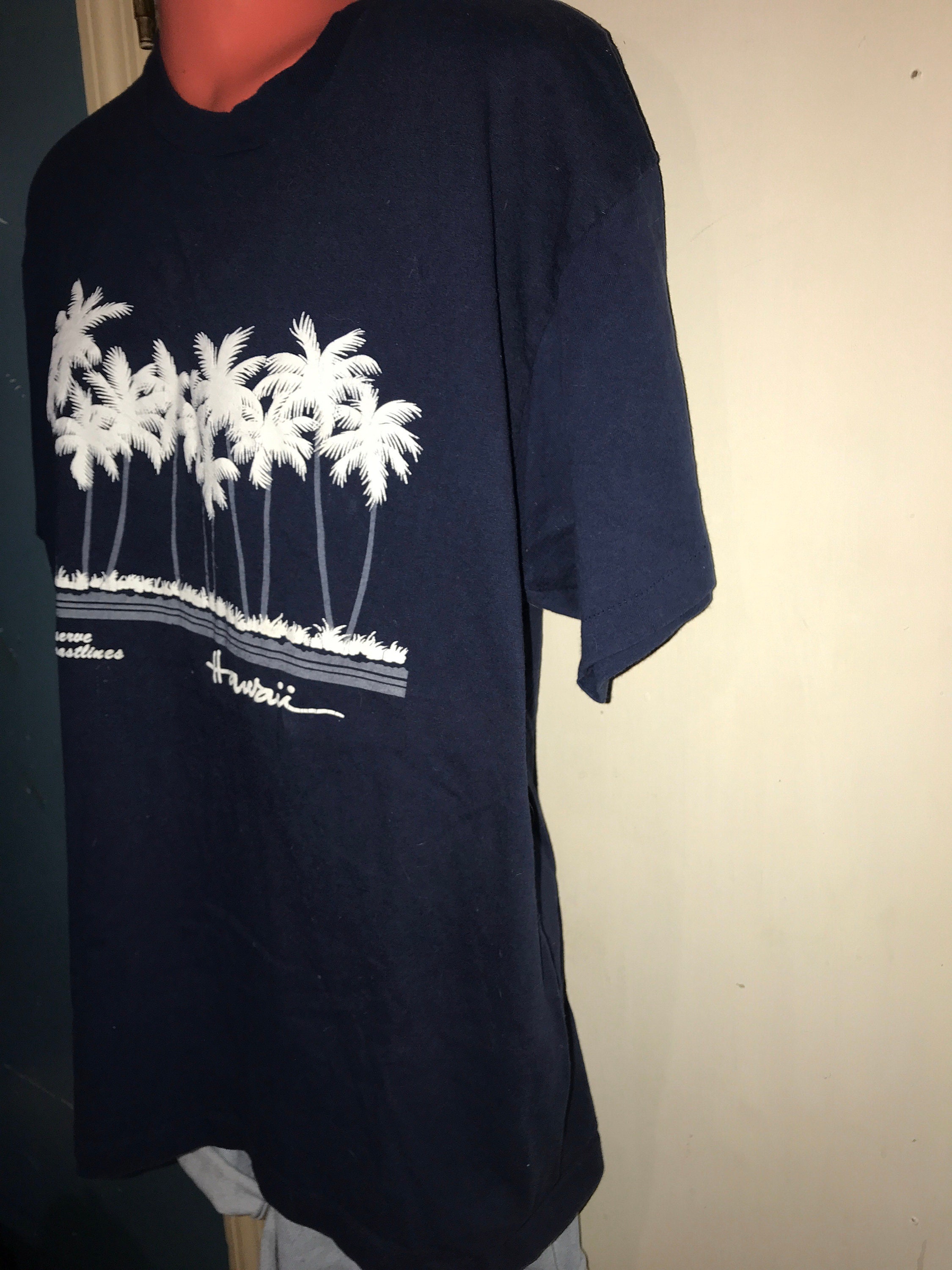 Reserved Vintage Hawaii T-shirt. 90s T-Shirt Hawaii. Navy Blue T-Shirt ...