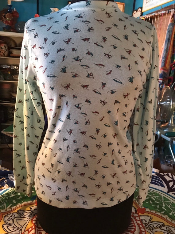 Vintage Ski Shirt. Vintage Shirt With Skiers On It. Skiing Shirt. Vintage Ski Shirt. Size Small.