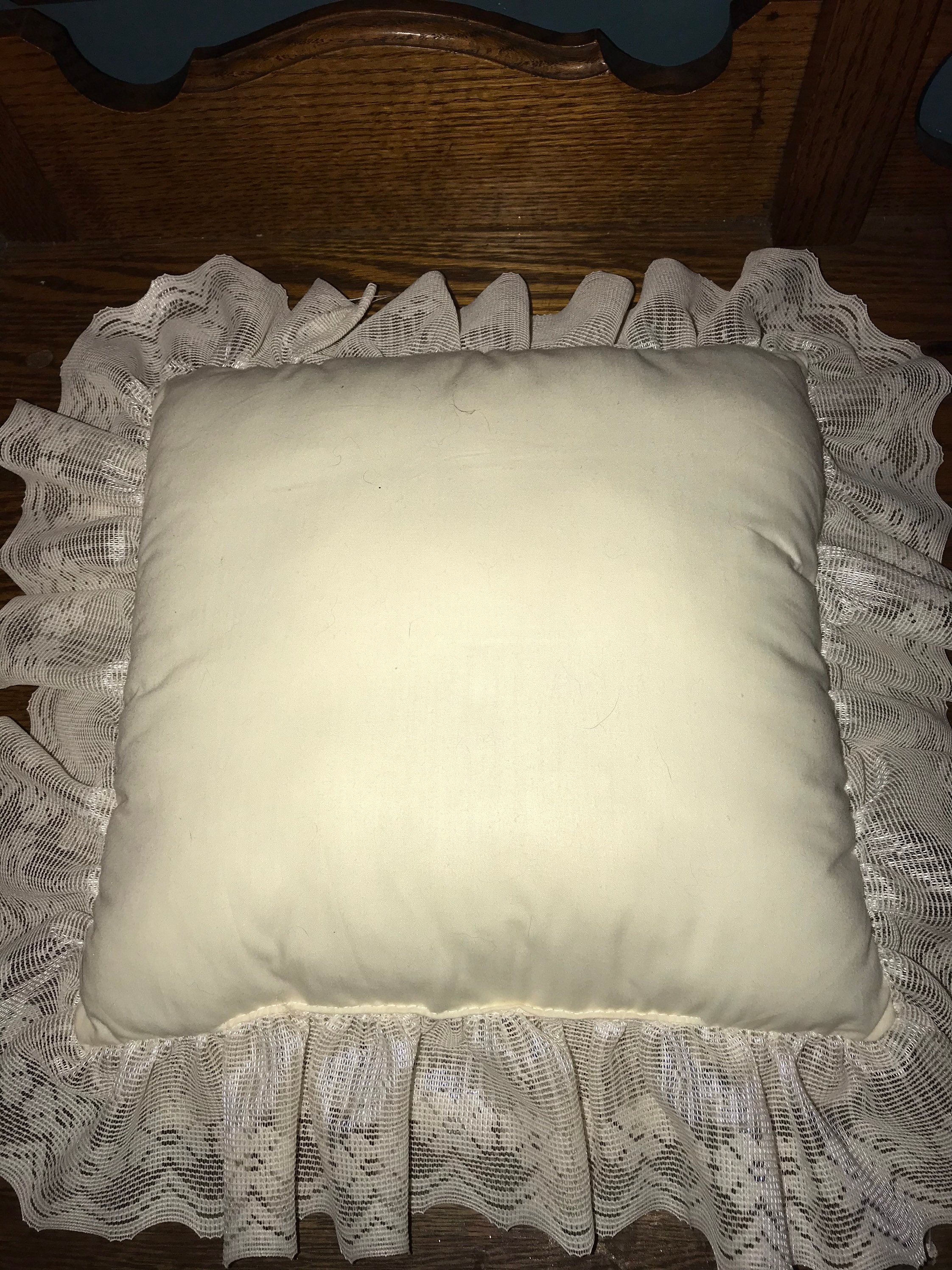 Vintage Off White Lace Throw Pillow Set. Lace Shabby Chic Throw Pillows. Boudoir