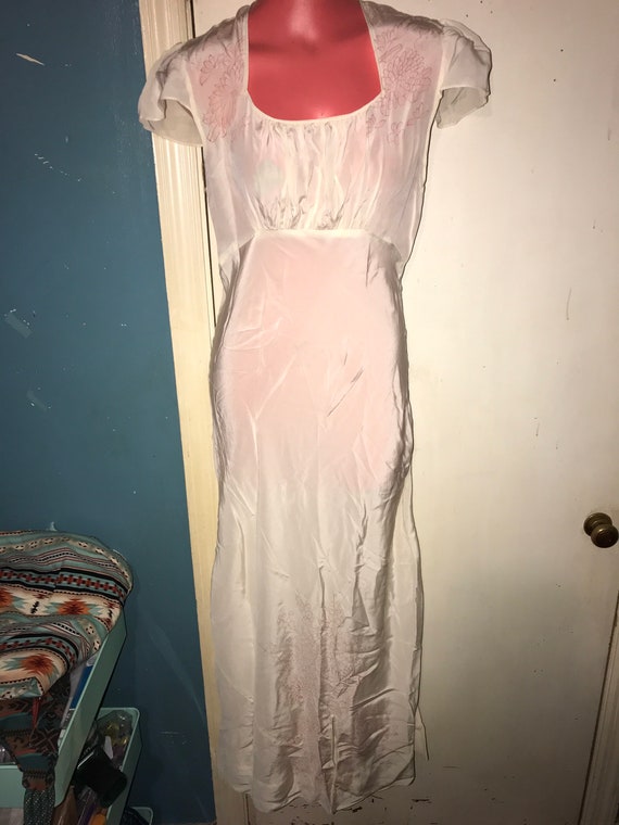 Gorgeous 1930’s Vintage Ivory Nightgown. Bias Cut