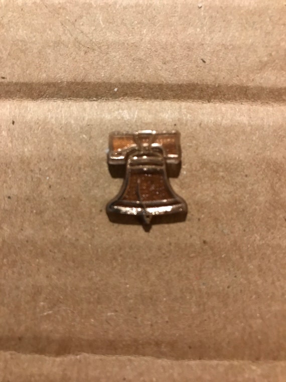 Vintage Liberty Bell Lapel Pin. Liberty Bell Lapel Pin. Souvenir Pin. The Liberty Bell Souvenir Pin.