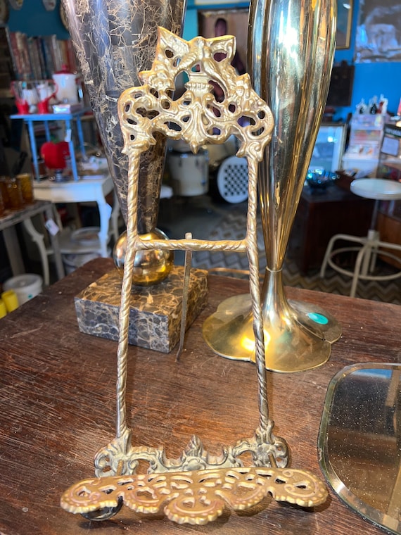 Vintage Intricate Brass Easel. Brass Tabletop Easel. Brass Picture Frame Easel. Gorgeous Tabletop Easel