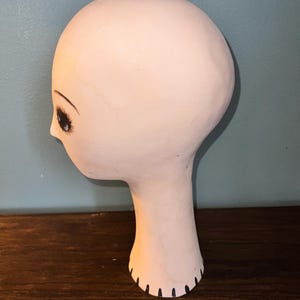 Vintage 1980’s Fiber Glass Lady Mannequin Head, Long Neck bild 5