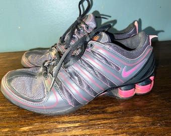 Vintage Early 2000’s Women’s Pink and Black Nike Shox, Size 7.5