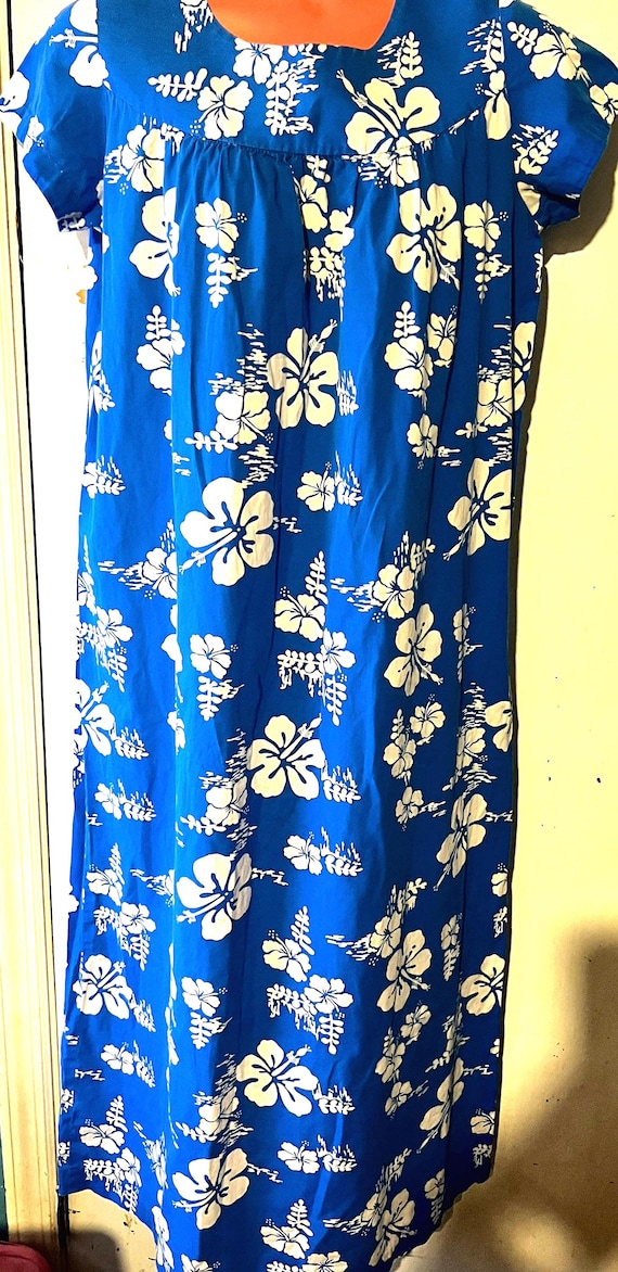 Vintage Women’s Ui Maikau Blue Hawaiian Dress