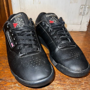 Vintage 90’s Black Reebok Classics, Size 7.5