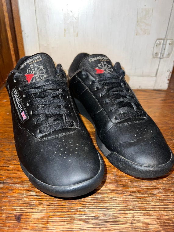 Vintage 90’s Black Reebok Classics, Size 7.5