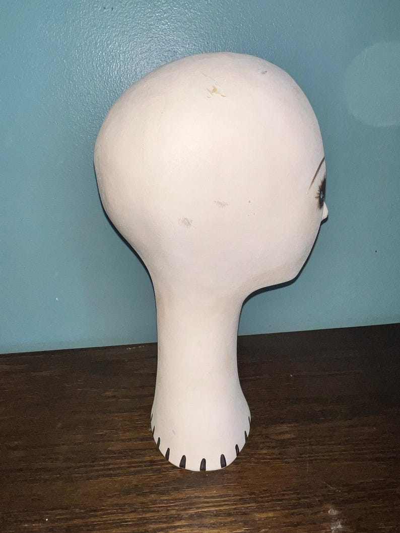 Vintage 1980’s Fiber Glass Lady Mannequin Head, Long Neck bild 7