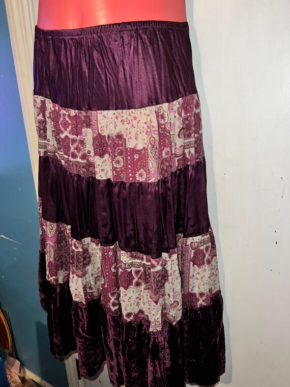 Vintage 90’s Floral Velvet Skirt. Pretty Skirt. F… - image 4
