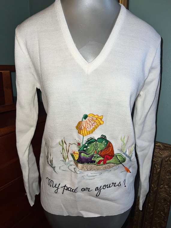 Vintage NWT White Frog Sweater. Embroidered Kissing Frogs. “My Pad Or Yours?” Size Large