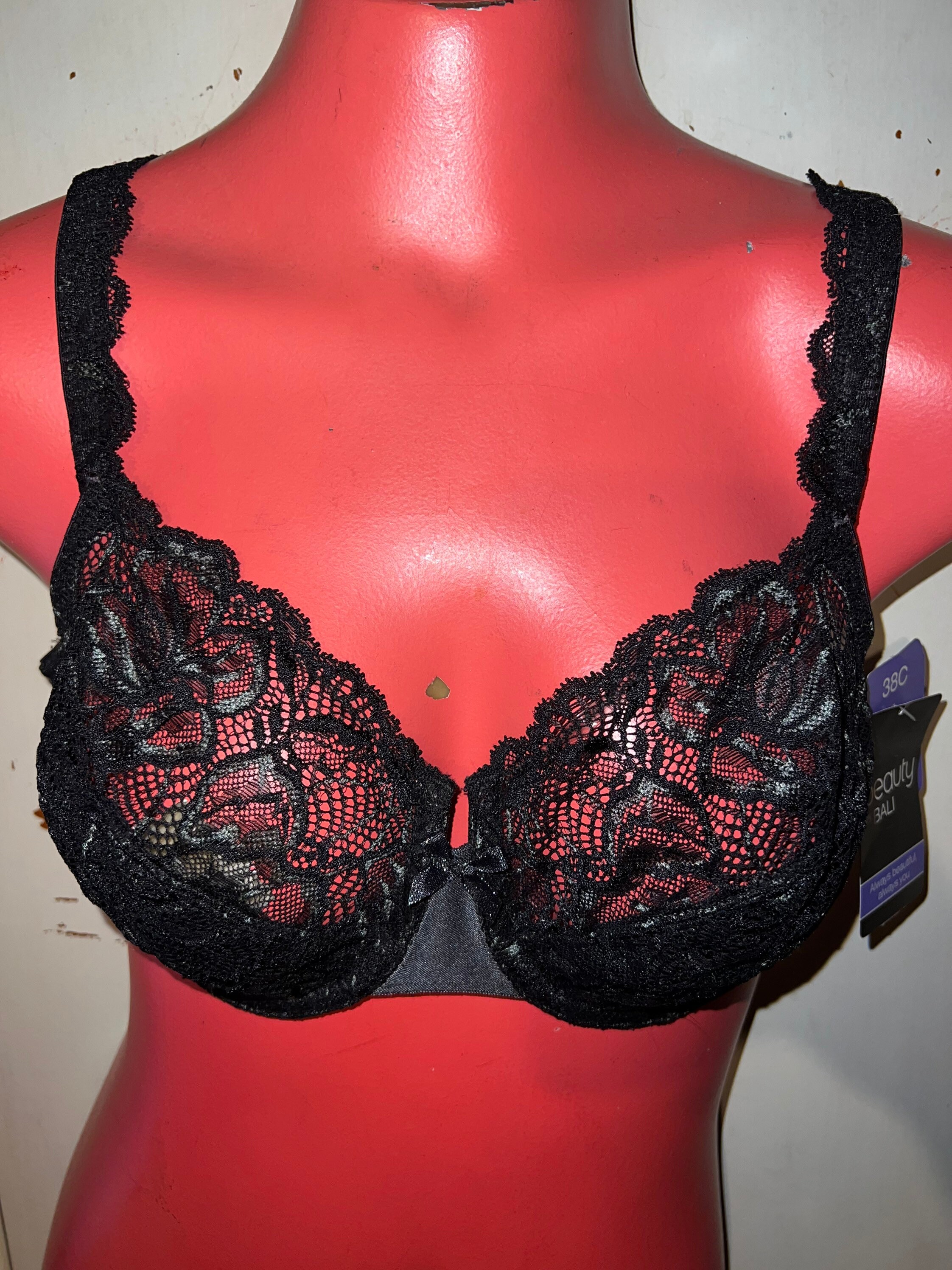 Women's Bali Black Lace with Underwire Bra Size 42D