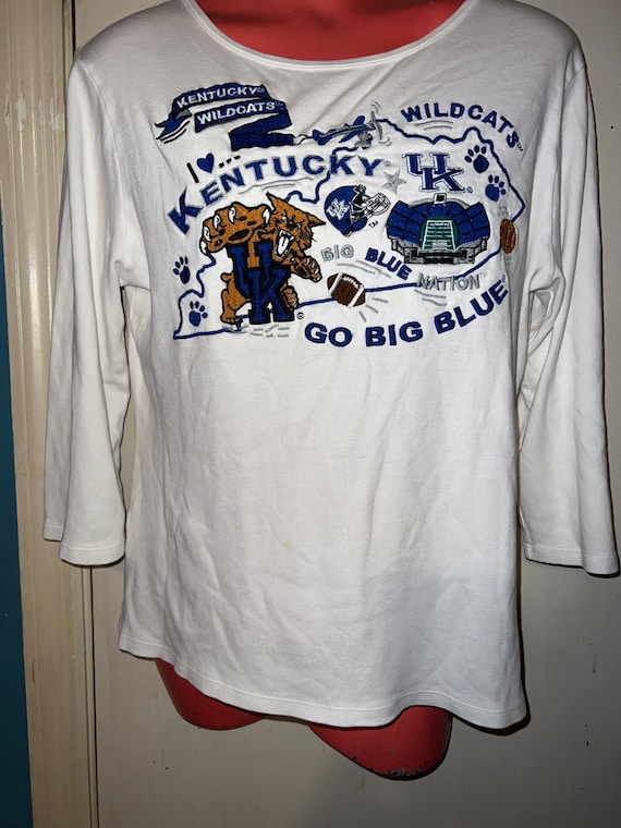 Vintage Women’s Kentucky Wildcat Shirt. Kentucky W