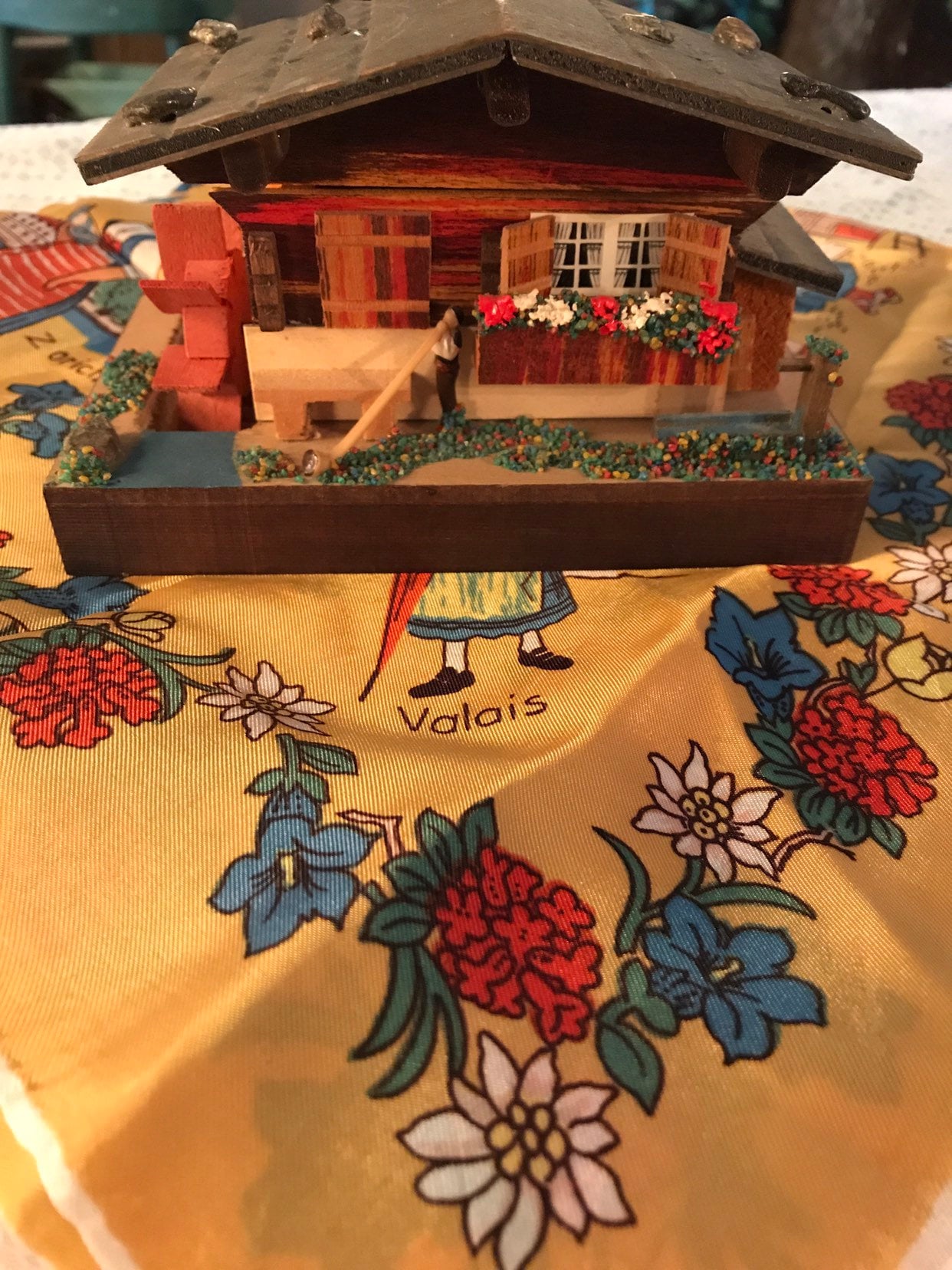 House jewelry box deals