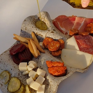 Tabla de charcutería de cerámica