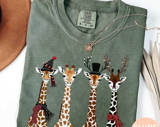 Giraffes Christmas T-Shirt, Giraffes Christmas Shirt, Funny Giraffes T-Shirt, Giraffe Lover Xmas Gift, Giraffe Holiday tee C322